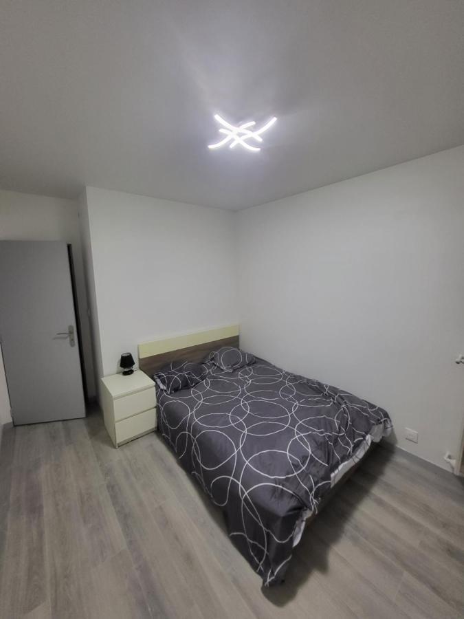 Chambre Neuve Dans Un Logement Partage A 10 Minute Du Circuit 24H Allonnes  Dış mekan fotoğraf